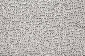 Es wird empfohlen, einen abstand von mindestens 5 mm zwischen den fliesen und der wand zu lassen, um einen gewissen spielraum für die expansion zu haben. Pvc Fliesen Glatte Obedrflache