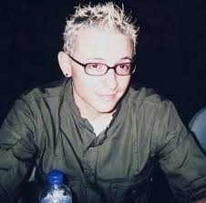 Blonde Chester appreciation post. Captions for years. Iconic look :  r/LinkinPark