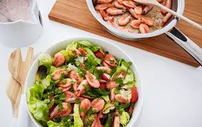 Garnelensalat Mit Knoblauch Ergibt 2 Portionen 500g Rakor Med Skal Tief Gefrorene Ungeschalte Garnelen Aufgetaut F Garnelensalat Rezepte Salat Mit Garnelen