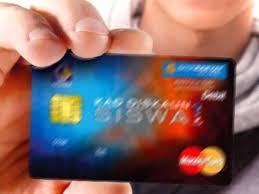 Bagi pelajar yang belum mempunyai kad diskaun siswa bank rakyat, mereka hendaklah mengemukakan permohonan melalui portal bank rakyat. Bantuan Pelajar Pendidikan Tinggi 2019 Dikreditkan Mulai Hari Ini Satu Johor