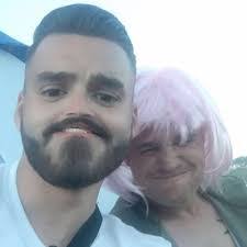 Lee Duff's Instagram, Twitter & Facebook