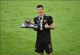 The bavarian club announced his death on sunday, aug. Lewandowski Finally Topples Gerd Mueller S Bundesliga Goal Record Daily Ft