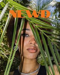 Not my usual style, but still killed it anyways 💅🤍 Welcome to the world,  little one! • • • #newborn #pregnancyreveal #floridababy #portrait  #stpetephotographer #floridaphotographer