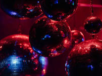 Glitterdrop: End of Summer Party with DJ Stephen Bennett
