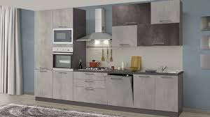 La costa scoscesa e generosa è reinterpretata nelle linee decise e nell'avvolgente comfort divano positano che stupisce per l'accuratezza dei dettagli e il comfort garantito dalle ricercate imbottiture. Cucina Camilla Mobilandia Shop