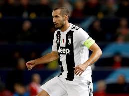 But chiellini's accidental photobomb has certainly caused some amusement on social media, drawing comments such as nice tackle from chiellini, and chiellini is stark naked! Juventus Captain Giorgio Chiellini Defends Moise Kean S Celebration At Cagliari Express Star