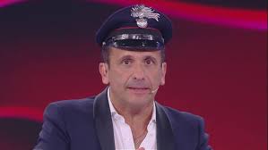 La seconda parte della commedia di dario fo.non tutti i ladri vengono per nuocere.#mudù #ucciodesantis #youtube #devirideredipiu #ridi #risate #smile #lol #iduecarabinieri. Uccio De Santis La Sai L Ultima Video Mediaset Infinity