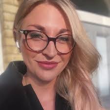 Luisa Hogan's Instagram, Twitter & Facebook