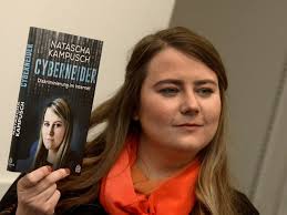 Scroll down and check out her short and/or medium blonde hairstyles & haircuts. Natascha Kampusch Kampft Mit Neuem Buch Gegen Hass Im Netz Sn At