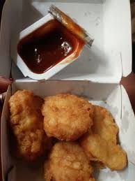 Like our nuggets made with tender juicy chicken breast in a crisp tempura coating. Mcdonalds Nuggets W Bbq Sauce That Bomb Eatin I Can Eat 20 Of Em