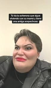 La Tia Que Vive Con Su Mama Y Su Mejor Amiga