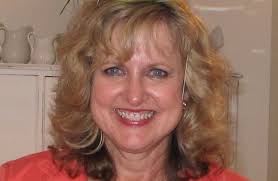 Dames Embrace Their Wrinkles