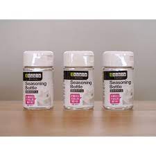 毎日使うものだからこそこだわりたい 100均の調味料入れでキッチンをすっきり収納 folk 食品保存容器 セリア キッチン 収納 セリア