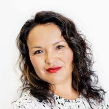 Janet Murillo's Instagram, Twitter & Facebook