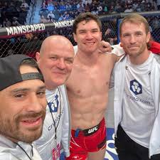 A proper @ufc debut for @michael.malott eh! 😎🇨🇦 Congrats team 🏆  @lastcall155 @kru_alin @prickett73 @teamalphamalemma