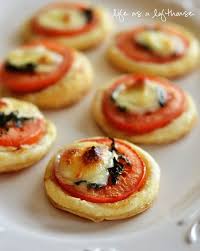 Mini Tartas De Tomate Y Mozzarella Food Appetizer Recipes Finger Foods Easy