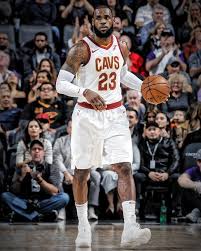 Born to the legendary basketball star and his wife savannah brinson in 2004, bronny played various sports growing up but then decided to follow the footsteps of his father and excel in the sport of basketball. Lebron James Basketball Player Height Weight Age Girlfriends Family Biography Facts More Starsunfolded