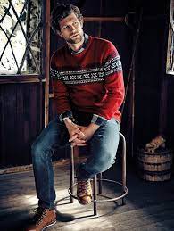 8 Holiday Outfits To Make Men Look Sharp And Chic Men Beach Cocktail Holiday Men Outfit Par Party Outfit Men Mens Outfits Mens Christmas Party Outfit