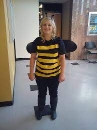 22 Last Minute Diy Halloween Costumes Halloween Costumes For Work Diy Halloween Costumes Easy Costumes For Work