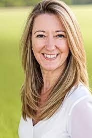 Kendra Craven's Instagram, Twitter & Facebook