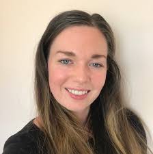 Elsa Cruz headshot 01