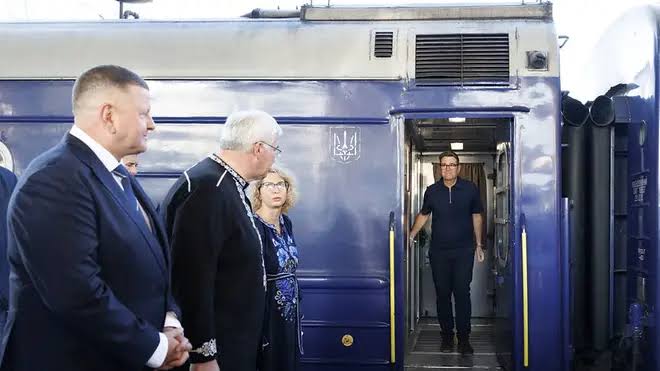 Andy Burnham arrives in Kyiv as Ukraine marks Independence Day - with PM  poised to handover long-range missile blueprints | LBC