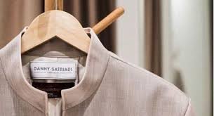 Pasangan ini diketahui telah melakukan fitting baju untuk hari bahagianya nanti. Desainer Danny Satriadi Akhirnya Beberkan Detail Baju Nikah Syahrini Reino