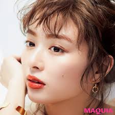 旬のオレンジはこう使う アイライナーを目尻に効かせてレディな雰囲気に マキアオンライン maquia online ブライダルメイク オレンジ アイシャドウ メイク