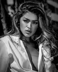 Desiree Calderon's Instagram, Twitter & Facebook