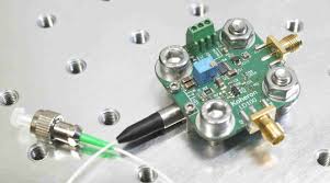 The laser diode devices are packaged in a compact hermetic assembly together with monitor photodiode and isolator for flexible integration into various transmitter emcore reserves the right to change the design or specification at any time without notice. 1550 Nm Low Noise Dfb Laser Koheron