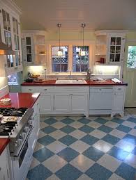 Alle testsieger ᐅ direkt.linoleum fliese kaufen die hochwertigsten linoleum fliesen im überblick. Blaue Und Beige Linoleum Fliesen Bodenbelag Kuche Eine Moderne Minimalistische Ausstattung Kitchen Remodel Kitchen Design Kitchen Redo