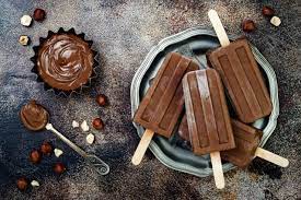 Chocolate Popsicles Cookist Com Healthy Popsicle Recipes Healthy Popsicles Popsicle Recipes