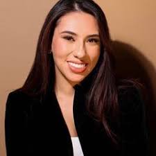 Raquel Guzman's Instagram, Twitter & Facebook