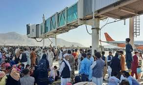 According to reports, locals near kabul airport claimed that they saw three men holding themselves onto the wheels of the aircraft and later fell to their death. Qifo753ueumrm