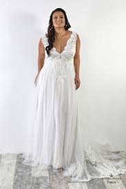 Plus Size Light Lace Wedding Gown Tracie Studio Levana Plus Wedding Dresses Plus Size Wedding Gowns Couture Wedding Gowns
