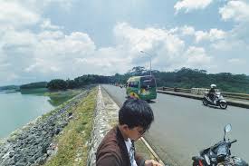 Dibangun oleh pemerintah indonesia dari tahun 1961 sampai tahun 1972 dengan konsultan disain nippom koei. Bendungan Lahor Karangkates Wisata Seru Di Perbatasan Blitar Malang Zuckici Com