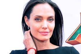 Jolie, who underwent a hysterectomy in 2015 and a double mastectomy in 2013 after learning she carries a. Angelina Jolie Suffers From A Condition That Causes One Side Of Her Face To Droop Newbeauty