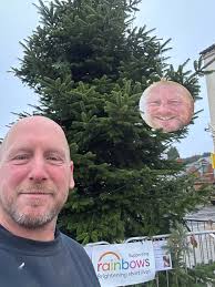 I'm down in the market place doing meet & greets 🤣