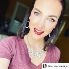 Post Valentine's Day vibes by @heather.mccaslin ❤️ 🌸 ❤️ 🌸 This weeks  makeup look inspiration... obviously a Valentines Day look. My favorite  because these are my FAVE colors. Fun fact: purples and