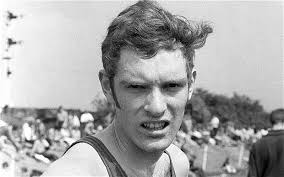 Andy Holden's Instagram, Twitter & Facebook