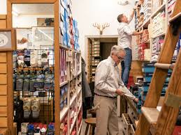 Shut out by shoe giants, 'mom and pop' stores feel pinched