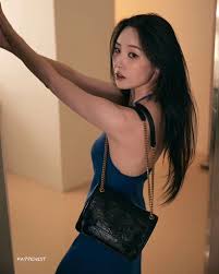 Sunmi's captivating boobs and tight butt showcased