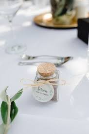 Eine Edle Outdoor Hochzeit Auf Dem Weingut Gastgeschenke Selber Machen Gastgeschenke Hochzeit Outdoor Hochzeit