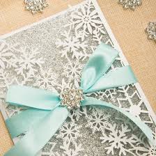 Cards of winter wedding announcement to send all over the planet. Faire Part Mariage Cisele Hiver Flocon Neige Sweet Paper