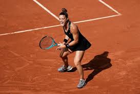 18 maria sakkari looks to derail defending champion iga swiatek in a quarterfinal matchup at the 2021 french open on wednesday at approximately 6:15 a.m. Rywalka Igi Swiatek W Walce O Polfinal Roland Garros Ona Jest Niewiarygodna Tenis Sport Pl