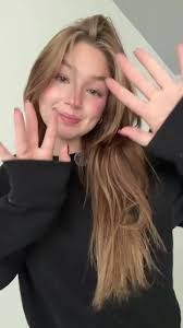 Maquillaje y Rutina de Allison Mía en un Día