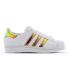 Sneaker sind aus keinem schrank mehr wegzudenken. Kinder Adidas Superstar Foot Locker Germany