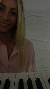 TASH LOCKHART (@tash_beckervocals) • Fotos y videos de Instagram