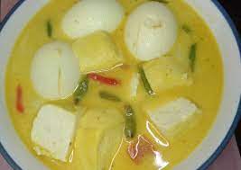 300 gr varkensvlees 250 gr tahu/tofu 7 sjalotten zout naar smaak 1 theel peper 1 salam blad 2 eieren 250 ml. Cara Termudah Untuk Siapkan Gurih Opor Tahu Telur
