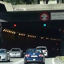 Am gotthard staut es in beide richtungen. Aktuelle Situation Am Gotthard Tunnel Tcs Schweiz